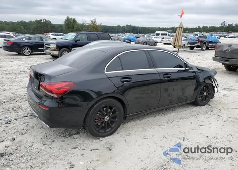 2019 Mercedes-Benz A 220 z USA, uszkodzony, nr VIN WDD3G4EB8KW026488
